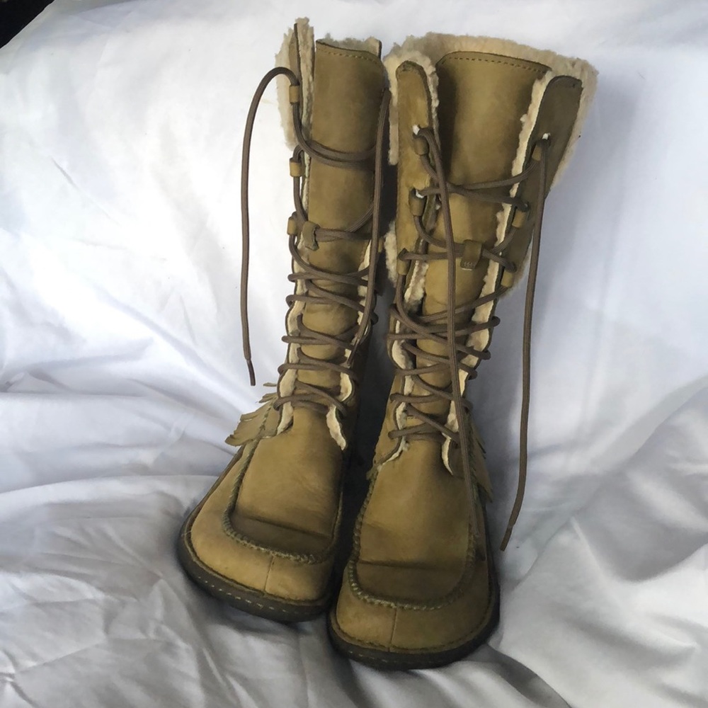 Ugg Shoreline Boots
